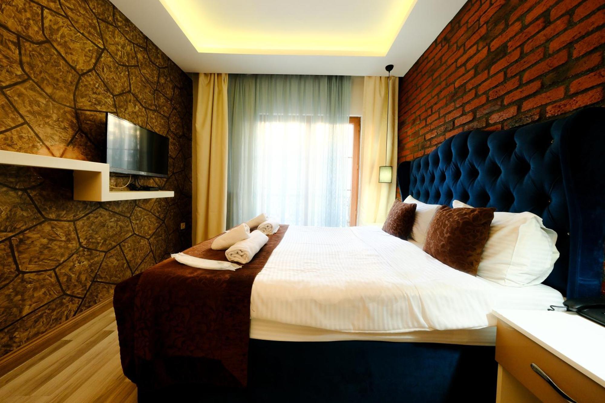 Taksim Celebi Suites Istanboel Buitenkant foto